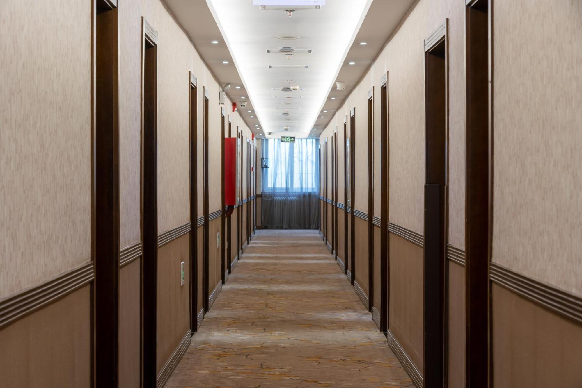 Nostalgia Beijing- Yonghe Temple Hotel 3*