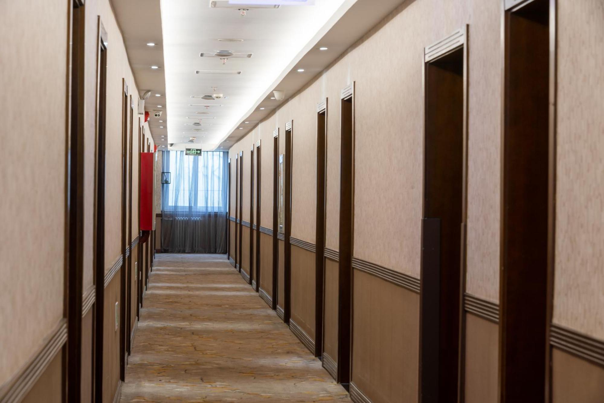 Khách sạn Time Traveller Hotel- Near Yonghe Temple, Ghost Street, Beihai Park, Jingshan Park, Drum Tower, Houhai Bar Street, Tian'anmen Square, Located In Traditional Hutongs, 5 Minutes Away From Subway, Free Laundry Serive Bắc Kinh