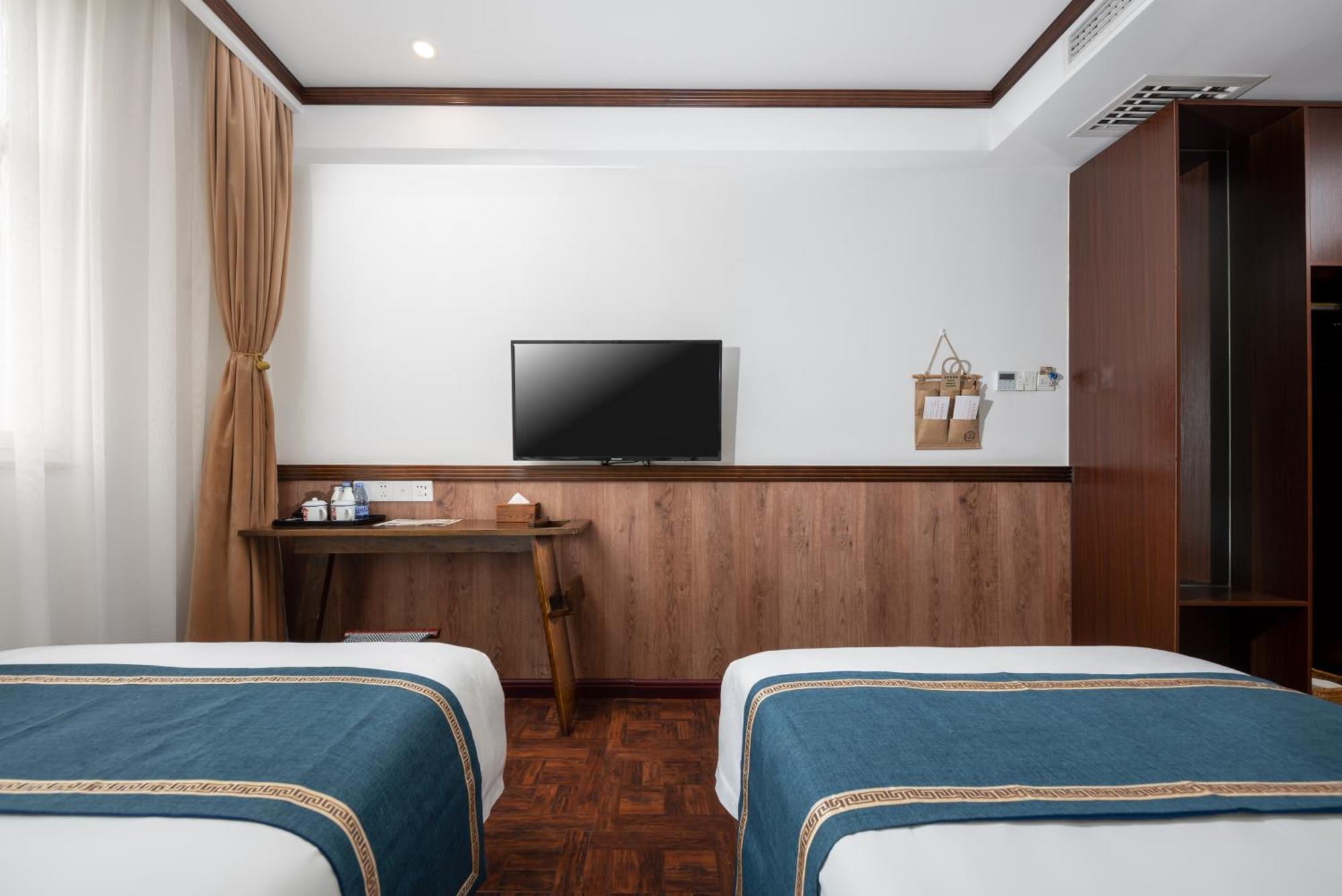 Khách sạn Time Traveller Hotel- Near Yonghe Temple, Ghost Street, Beihai Park, Jingshan Park, Drum Tower, Houhai Bar Street, Tian'anmen Square, Located In Traditional Hutongs, 5 Minutes Away From Subway, Free Laundry Serive Bắc Kinh