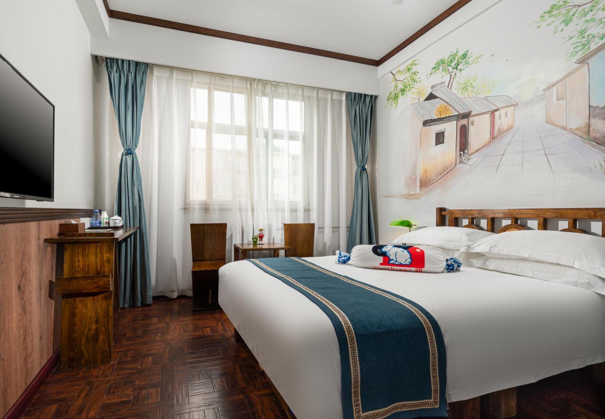 Time Traveller Hotel- Near Yonghe Temple, Ghost Street, Beihai Park, Jingshan Park, Drum Tower, Houhai Bar Street, Tian'anmen Square, Located In Traditional Hutongs, 5 Minutes Away From Subway, Free Laundry Serive Khách sạn