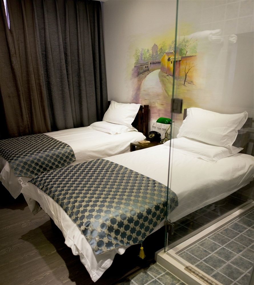 Time Traveller Hotel- Near Yonghe Temple, Ghost Street, Beihai Park, Jingshan Park, Drum Tower, Houhai Bar Street, Tian'anmen Square, Located In Traditional Hutongs, 5 Minutes Away From Subway, Free Laundry Serive Khách sạn