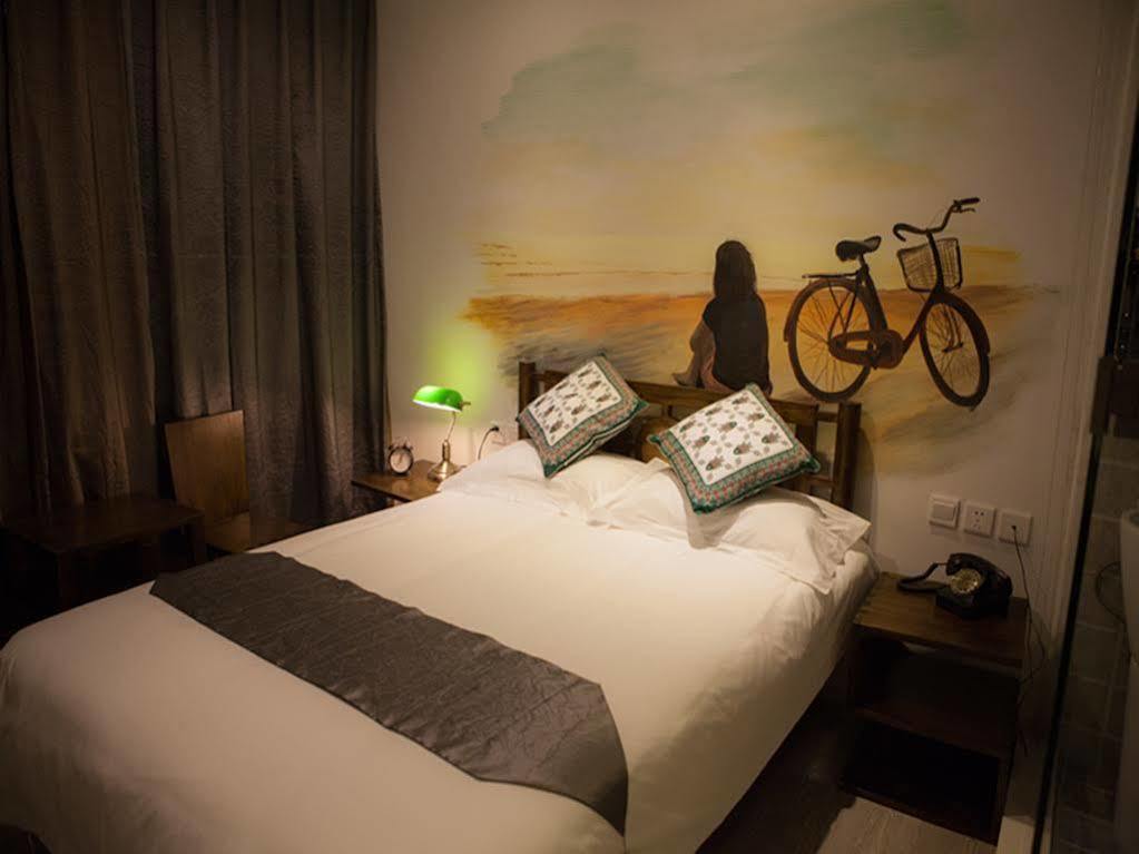 Time Traveller Hotel- Near Yonghe Temple, Ghost Street, Beihai Park, Jingshan Park, Drum Tower, Houhai Bar Street, Tian'anmen Square, Located In Traditional Hutongs, 5 Minutes Away From Subway, Free Laundry Serive 3*
